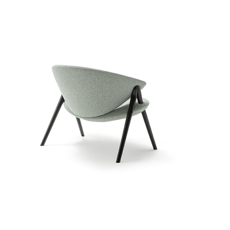 Elegant and Design Armchair Oliva | Zanotta